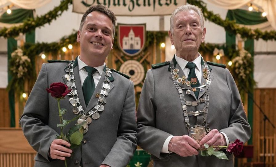 Nachfolger gesucht: Vizekönig Robin Conrad und Schützenkönig August Lilienthal.