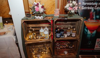 Seine handgemachten Liköre sind das Highlight bei jeder Veranstaltung.