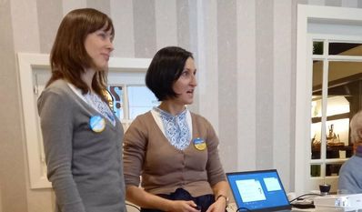 Kamen aus Bremen nach Bremervörde: Oksana Petlik (li.), Lehrerin aus der Ukraine, lebt z.Zt. mit ihren Kindern als Kriegsgeflüchtete in Deutschland, und Katharina Fischer, Beraterin und DaZ-Beauftragte.