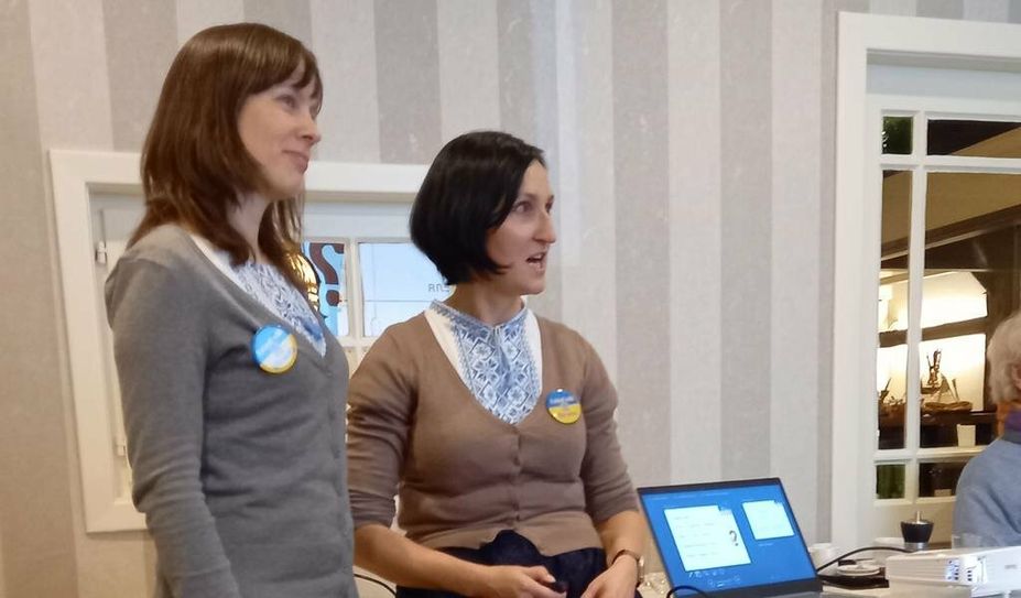 Kamen aus Bremen nach Bremervörde: Oksana Petlik (li.), Lehrerin aus der Ukraine, lebt z.Zt. mit ihren Kindern als Kriegsgeflüchtete in Deutschland, und Katharina Fischer, Beraterin und DaZ-Beauftragte.