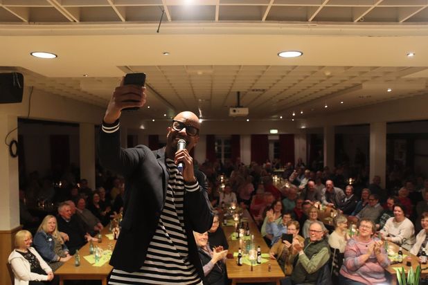 Yared bringt den Saal zum toben