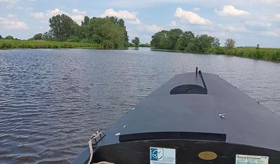 Mit dem Torfkahn kann man von der Kreuzkuhle aus zu idyllischen Touren auf der Hamme starten.