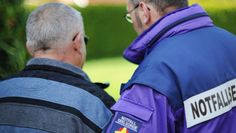 In vielen Fällen wissen Menschen nicht, wie sie mit ihrer Trauer oder ihrem Schock umgehen sollen - die Notfallseelsorger helfen dabei.