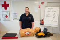 Sarah Schleif vom DRK KV Osterholz führt mit ihren Kolleginnen und Kollegen jetzt auch in Schwanewede Erste-Hilfe-Kurse durch.