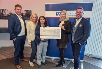(v. l.) Björn Lubes (Volksbank eG), Birgit Müller (Tafel OHZ), Lotta Kohlmann (Diakonisches Werk), Stefanie Kase und Björn Wahls (beide Volksbank eG).