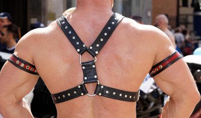 In einer Zeit, in der gesellschaftlicher Zusammenhalt zunehmend unter Druck gerate, sei queere Sichtbarkeit wichtiger denn je.