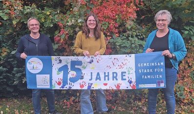 (v. l.) Ina Müller, Annemarie Preusse und Marion Rieck vom Familienzentrum sind stolz auf 15 Jahre und hoffen auf viele weitere.