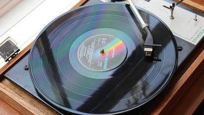 Bei vielen liegen noch alte Schallplatten herum - nun ist die beste Zeit, diese loszuwerden.