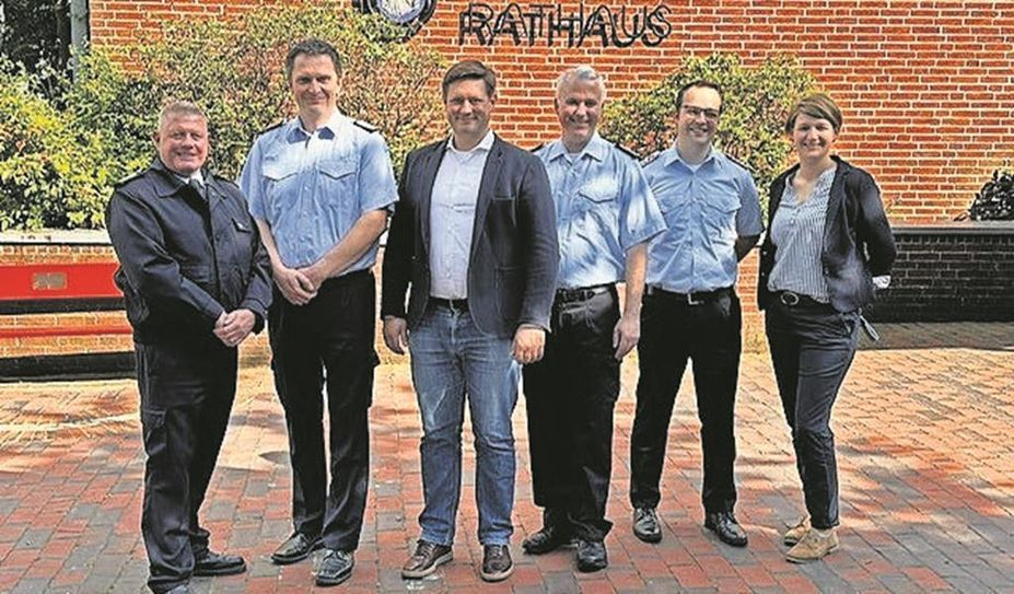 Sowohl die Gemeindeverwaltung als auch die Feuerwehrmänner freuen sich auf die Zusammenarbeit.