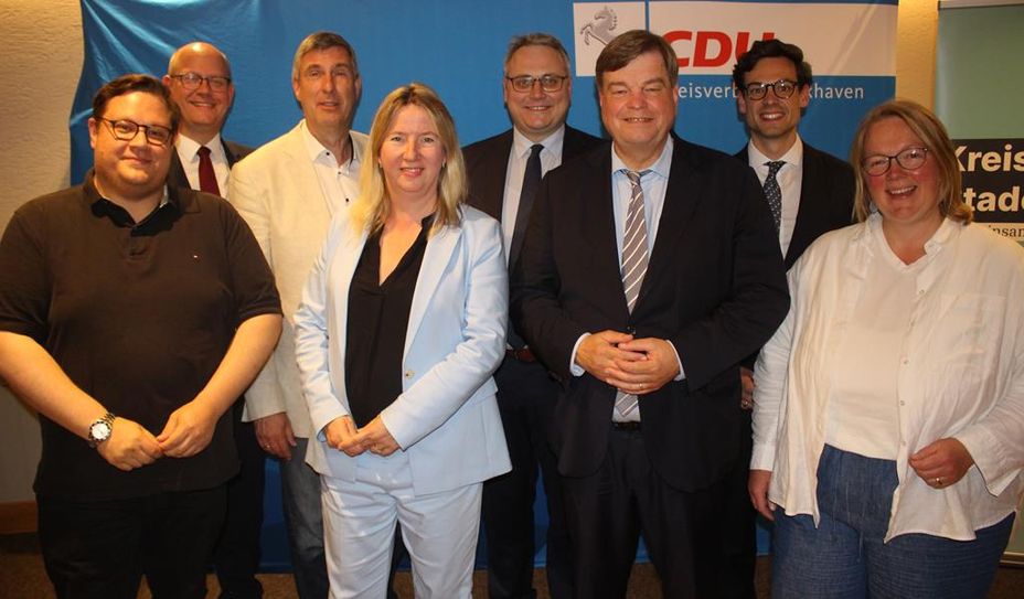 Haben die Lösungen für den Elbe-Weser-Raum - so sagt es zumindest Enak Ferlemann (2. v. re.), der als Parteivorsitzender bestätigt wurde.