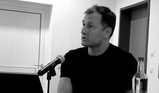 Jan Gerber ist seit 2009 wissenschaftlicher Mitarbeiter am Dubnow-Institut, aktuell leitet er das Forschungsressort Politik.