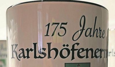 Die extra für das Jubiläum angefertigte Tasse steht in begrenzter Stückzahl zur Verfügung.