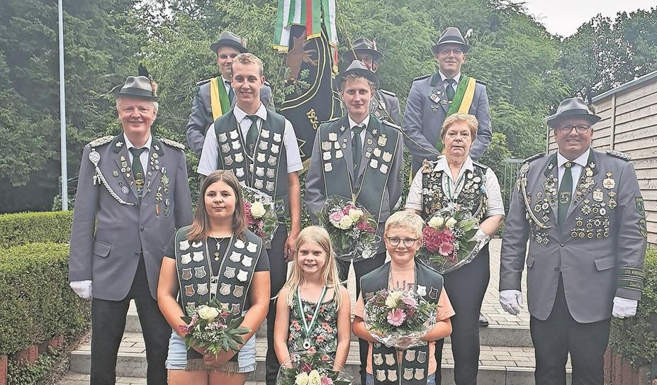Das Königshaus um König Marcel Wintjen und Königin Ingrid Karin  Virkus-Hoek freut sich auf das Schützenfest.