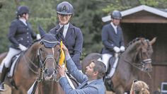 Körperspannung, Konzentration und auch ein wenig Mut gehören zum Springreiten dazu.
