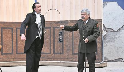 Neben der Bestie aus dem Moor scheinen auch die Bewohner des Ortes merkwürdig zu sein.