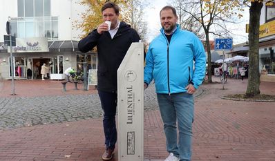 Bürgermeister Kim Fürwentsches und Manuel Paries von den Osterholzer Stadtwerken.