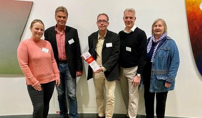 Nahmen den Preis entgegen: Nina Fischer-Schulz (v. li.), Gerhard Hübner, Andreas Tews, Matthias Bornemann und Erika Stubbe.