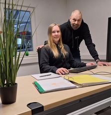 Enia Schrudde freut sich auf ihre Zukunft in dem Familienunternehmen und ist ihrem Vater Mike dankbar für sein Vertrauen.