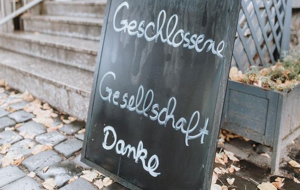 Die Liste von Unternehmungen, welche die Handlungs- und Bewegungsspielräume von Hunderttausenden Menschen verengen, ist lang.