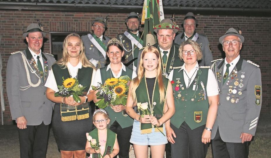 Die amtierende Königsfamilie freut sich auf ein schönes Fest.