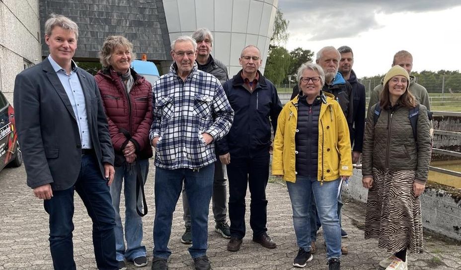 Die Delegation der Grünen lernte viel Informatives beim Wasserverband in Minstedt.