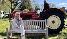 Ulrike Römer vom Lions-Club Worpswede und Sascha Zühlke vom PDCE am Hammestrand