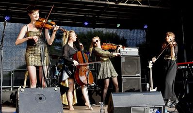 Die Band Eklipse, hier bei einem Konzert in Bremervörde zu sehen.