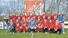 Iselersheim (eb). Die Fußballer des TSV Iselersheim freuten sich, vor dem ersten Heimspiel nach der Winterpause, über ein weiteres Engagement ihres Sponsors D. Schröder GmbH &amp; Co. KG. Für das inhabergeführte, mittelständische Hoch- und Tiefbauunternehmen übergaben Michael und Martina Schröder der Herrenmannschaft einen neuen Satz Trikots und Sweatshirts. Die Mannschaft und die Verantwortlichen des Teams bedankten sich unter anderem mit drei Punkten gegen den Tabellenzweiten der zweiten Kreisklasse Nord.