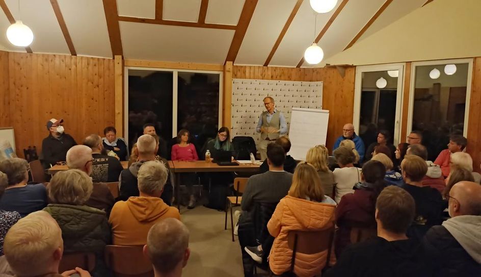 Christoph Zeidler leitete die Sitzung, zu der 70 Mitglieder gekommen waren.