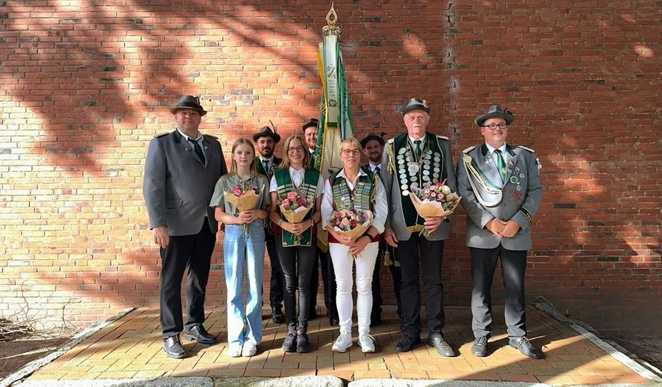 Das amtierende Königshaus freut sich auf zahlreiche Gäste.