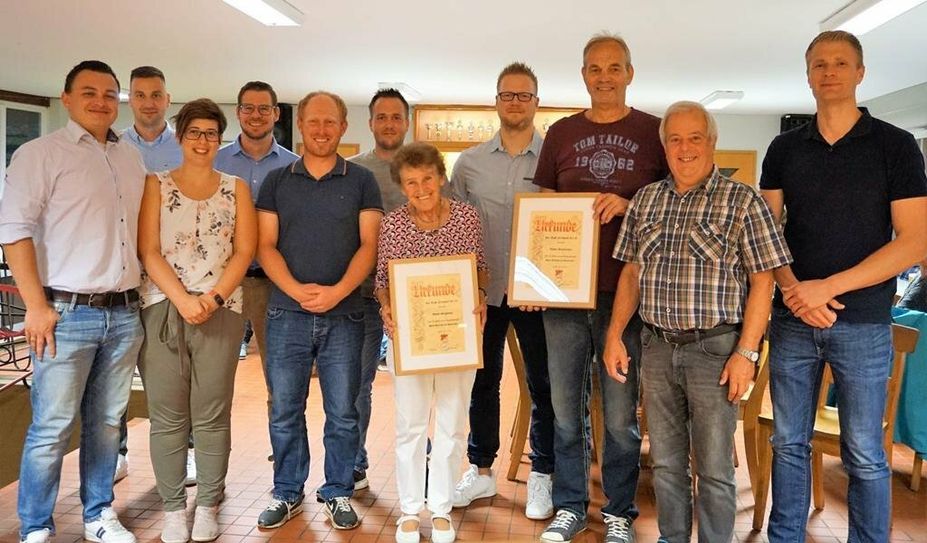 Schützenverein Hönau-Lindorf (v.l.n.r.): André Busch, Thorsten Badenius, Thorsten Reck,  Meike Kann, Sabrina Busch, Lisa Engelke, Miriam Wintjen, Michael Brandt. Foto: eb
