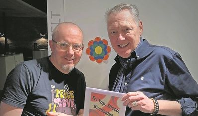 Dirk Böhling (rechts) und Martin Olding entführen in vergangene Zeiten.