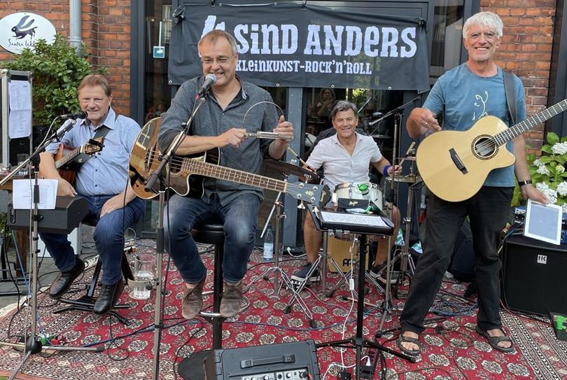 Die vier Musiker wollen ihr Publikum nicht nur unterhalten, sondern auch zum Bewegen motivieren.