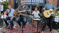 Die vier Musiker wollen ihr Publikum nicht nur unterhalten, sondern auch zum Bewegen motivieren.