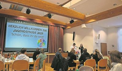 Insgesamt trafen sich rund 60 Mitglieder und Mitarbeitende der evangelischen Jugend in Bremervörde, um über die Zukunft der Kirche zu sprechen.