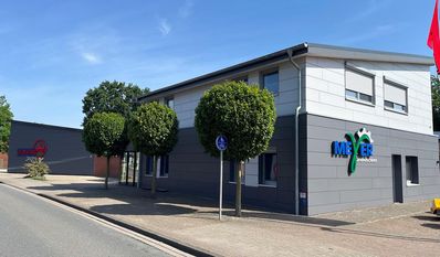 Für den privaten Gartenbesitzer hat sich Meyer auf Husqvarna Mähroboter spezialisiert.