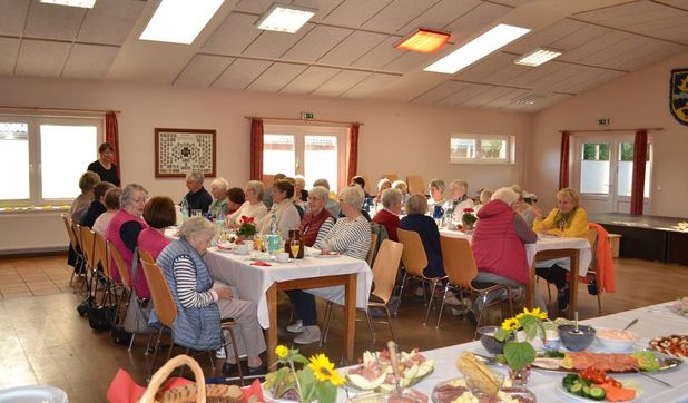 Gut gestärkt und mit vielen netten Gesprächen im Gepäck starteten die DRK-Mitglieder ins Wochenende.