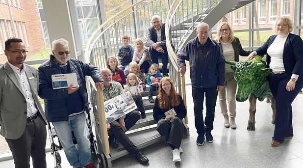 Im Rathaus kamen alle glücklichen Gewinnerinnen und Gewinner zusammen, um ihre Preise abzuholen.