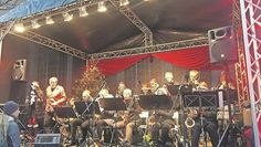 Auf der Bühne, in der Kirche und im Ludwig-Harms-Haus gibt es ein tolles Programm, und auch der Weihnachtsmann kommt vorbei.