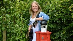 Mia Ohlsen wird das Abschlussfest mit niederdeutschen Texten musikalisch „plattmachen“.