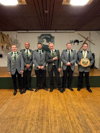 von links: Mark Zittlau (2. Vorsitzender), Nils Glaubke (1. Vorsitzender), Christian von Kneten, Hans-Michael Klein, Mirko Antholz und Mirco Roskamp