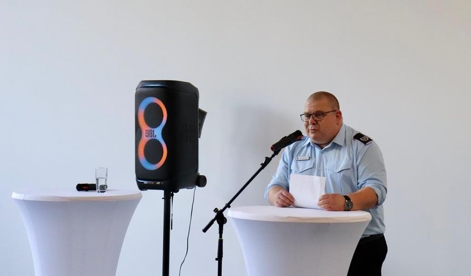 Ortsbrandmeister Ralph Meierdiercks führte durch die offizielle Einweihung.