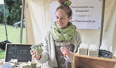 Der Weidenhof aus Burweg bietet erstmals seine Märchenseife an.