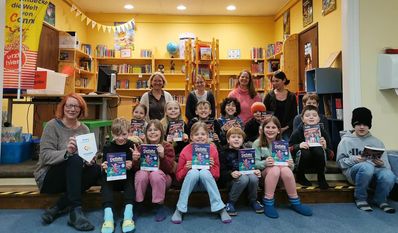 Die Viertklässler freuen sich über Koala Crew - Geheimnisvolle Spuren, das sich mit Umweltschutz und Detektivarbeit befaßt.