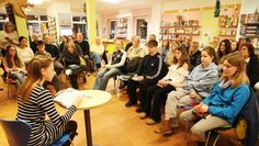 Auch Marielle Bonnemann (Haupt- und Realschule Ritterhude) las als schulbeste Vorleserin in der Schatulle. Bester wurde Mateo Jahic (drittes Kind von links).