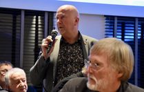 Bürgermeister Michael Hannebacher bei seiner Rede - im Vordergrund sitzt Lothar Tabery.