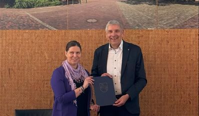 Haben eine Antwort auf städtebauliche Herausforderungen gefunden: Ministerin Wiebke Osigu und Bürgermeister Torsten Rohde.