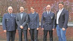 Lilienthal (eb).  Bei der Ortsfeuerwehr Seebergen standen im März die Neuwahlen der verschiedenen Ämter an. Als Nachfolger des ehemaligen Ortsbrandmeisters Silvio Köhn wurde nun offiziell Rüdiger Zilz gewählt. Dr. Birte Halbach ist als erste Frau die stellvertretende Ortsbrandmeisterin. Bürgermeister Kim Fürwentsches überreichte den beiden ihre Urkunden und freut sich auf die künftige Zusammenarbeit.
