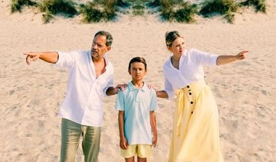 Nicht nur die Erziehung von Milan verläuft unentschieden: „Alles Fifty Fifty“ kann sich nicht entscheiden, ob er Familiendrama oder -komödie sein will und ist dann nichts von beidem richtig.