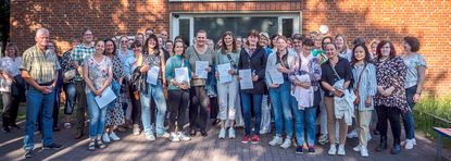 Bitte lächeln: Die Teilnehmer beim Sommerfest stellten sich zum Gruppenfoto auf